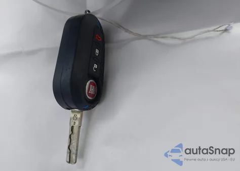 2015 Fiat 500 Pop z USA, uszkodzony, nr VIN 3C3CFFAR6FT501177